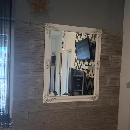 Yellow Apartmanhaz Apartment