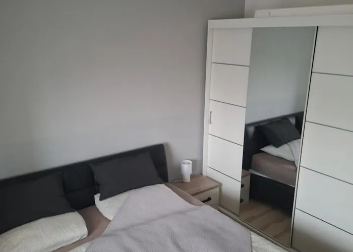 Yellow Apartmanhaz Apartment Siófok